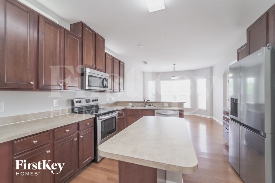 Building Photo - 9508 Long Hill Dr