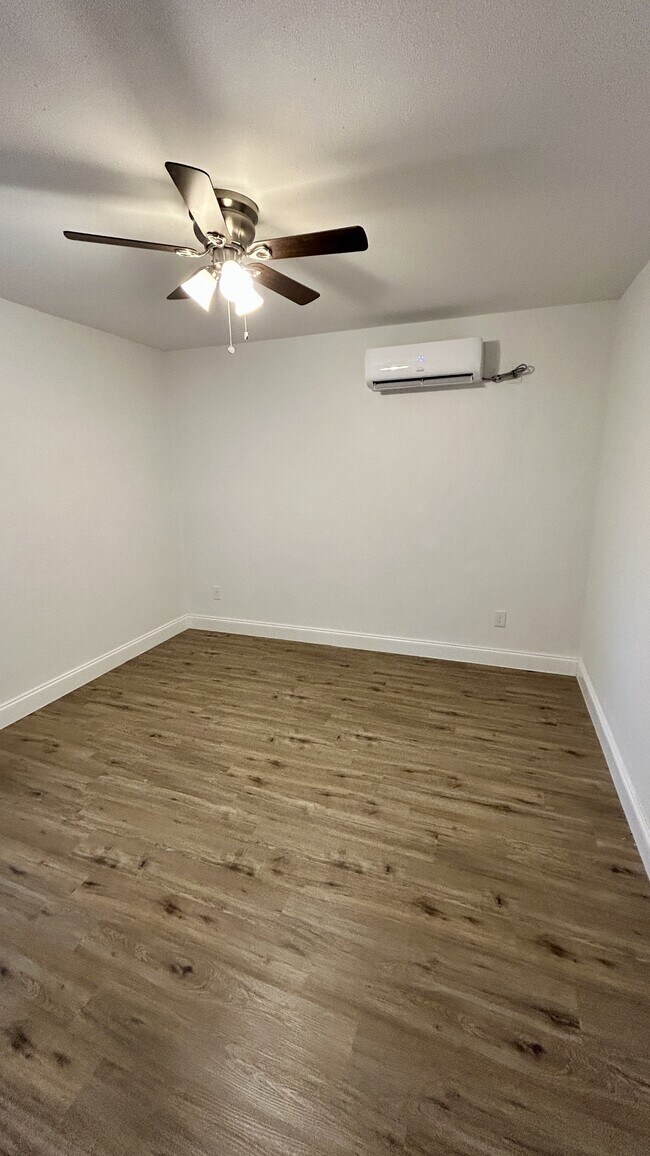 Building Photo - 7130 Shawnee Cir