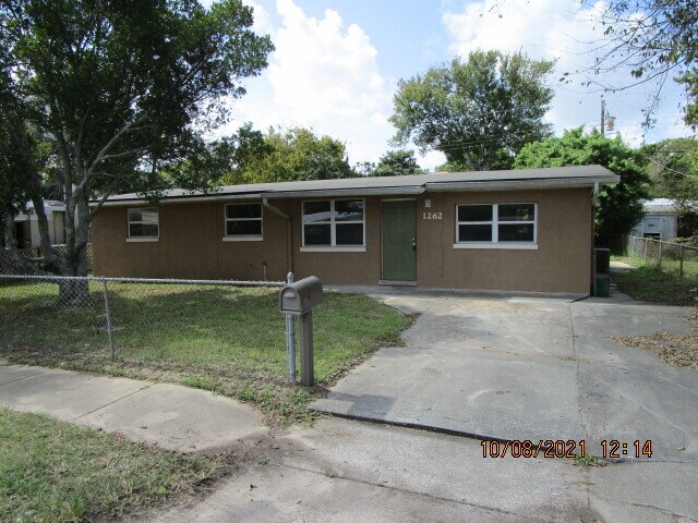 Building Photo - 1262 Essex Rd