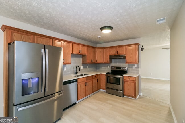 Building Photo - 5862 Homestead Cir