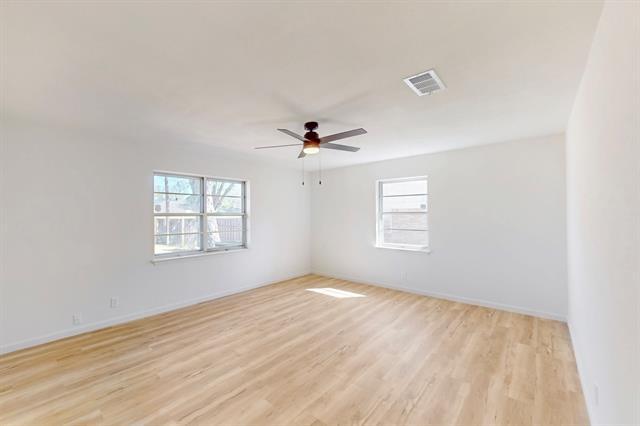 Building Photo - 820 Bedford Ct W