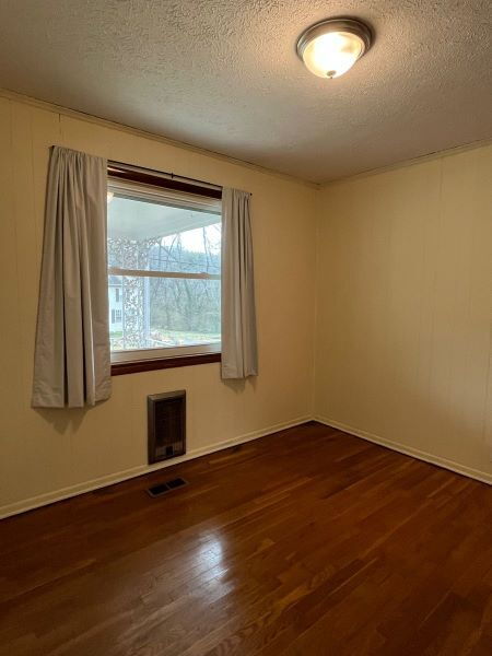 Building Photo - Hollywood Hills Subdivision Mid-Mod Ranch Available Now!