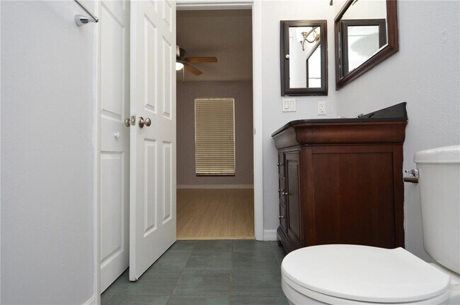 Building Photo - 8613 Mallard Reserve Dr