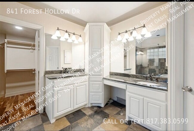 Building Photo - 841 Forest Hollow Dr