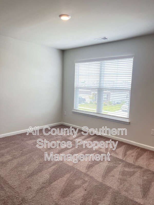 Building Photo - 2879 Pegasus Pl