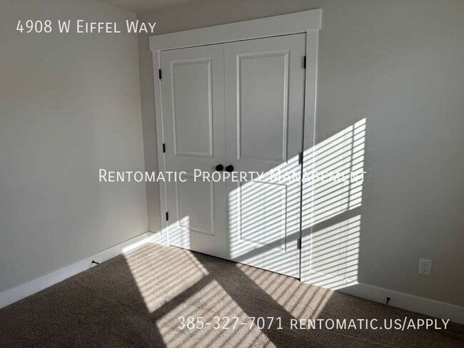 Building Photo - 4908 Eiffel Wy