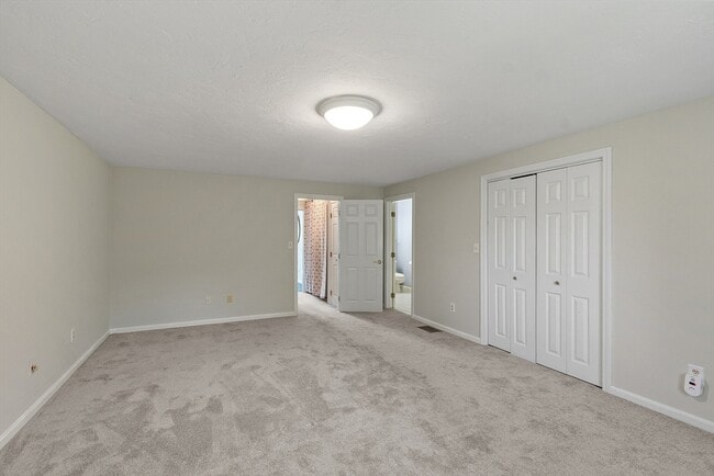 Building Photo - 116 Broadmeadow St
