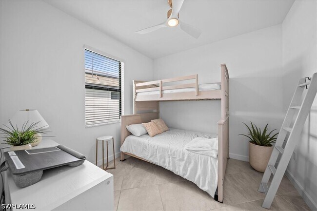 Building Photo - 14470 Secret Garden Cove