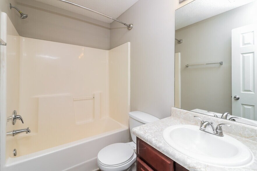 Building Photo - 383 Hidden Creek Ln