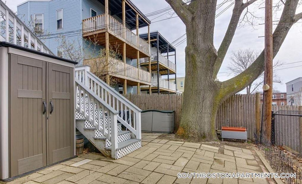 Building Photo - 130 P St