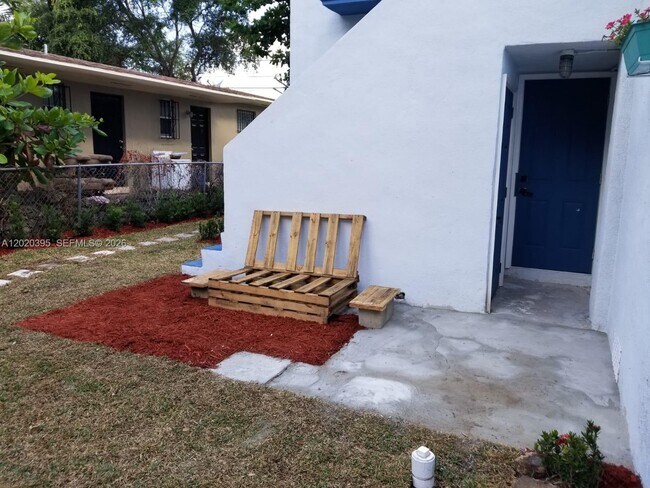 Building Photo - 354 NW 59th Terrace