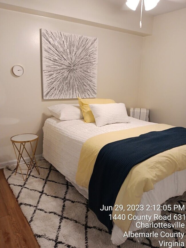 Building Photo - Fully Furnished 1 bedroom / Garden Apartment / Utilities included Travel Nurse Special