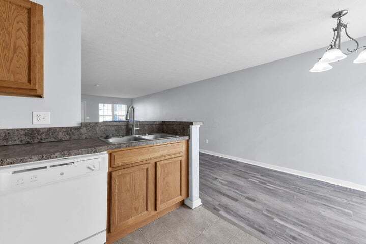 Building Photo - 8326 Bruntsfield Rd