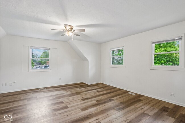 Building Photo - 809 N Meridian St Rd