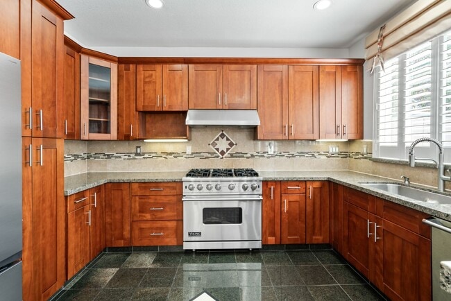 Building Photo - Your Next Home Is Ready!