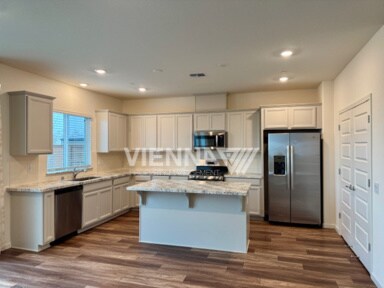 Building Photo - 1262 Bray Dr