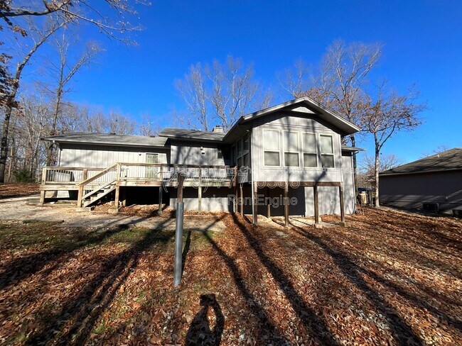 Building Photo - 12 Sunderland Dr