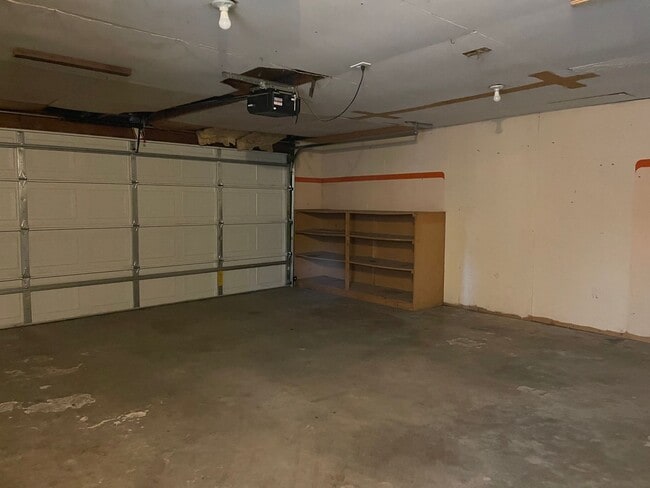 Building Photo - Nicely Tucked Away-3 Bed 2 Bath Home ~ New...