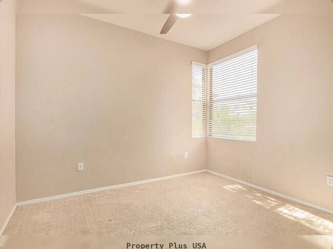 Building Photo - "Unique 3-Bed, 2-Bath Condo with 2 car attached garage located in Prime Scottsdale Location!"