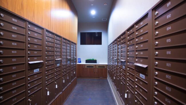 Building Photo - 225 S Grand Ave