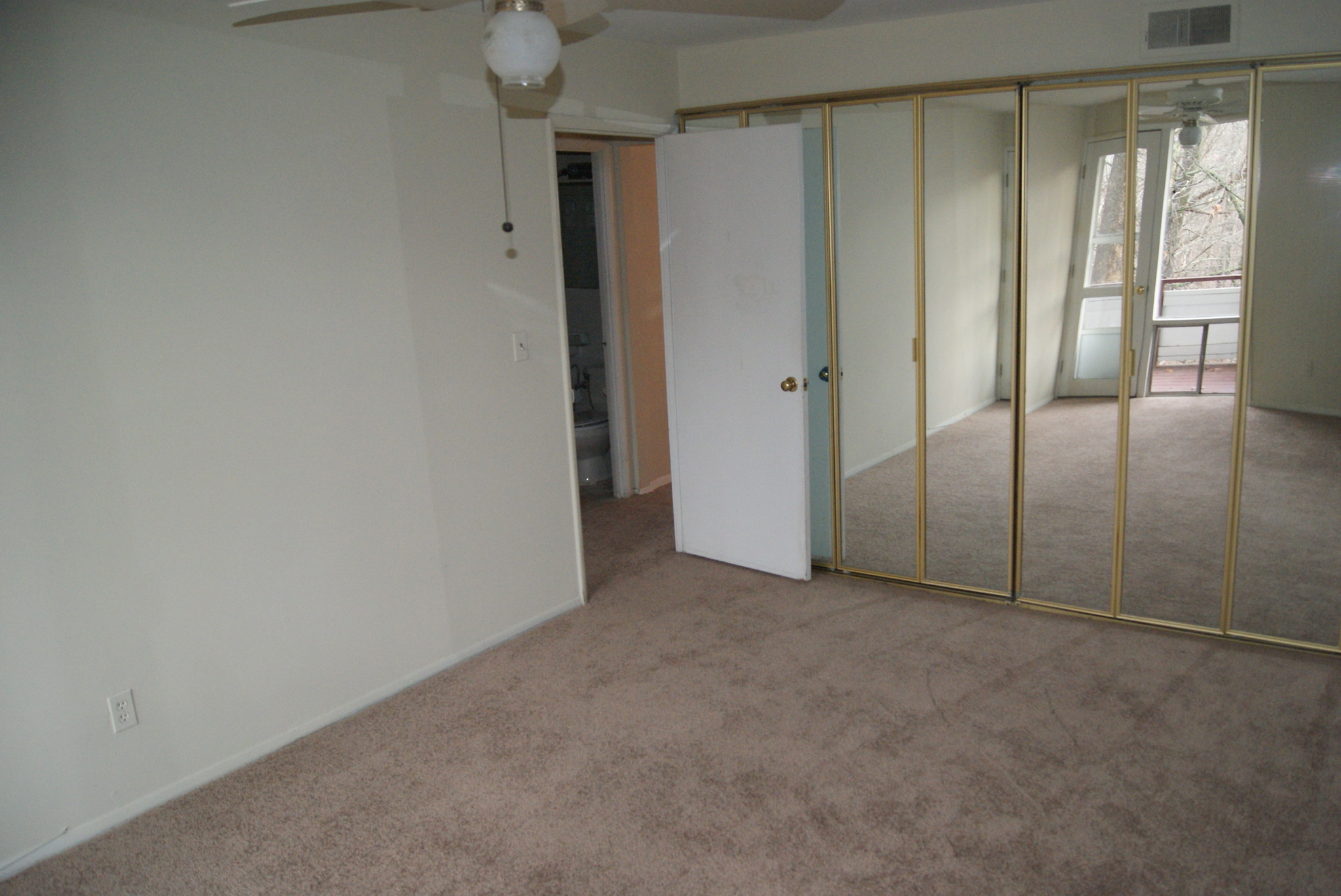 Building Photo - 7531 Spring Lake Dr