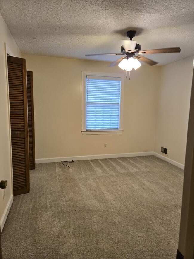 Building Photo - 9 Brookspring Cir