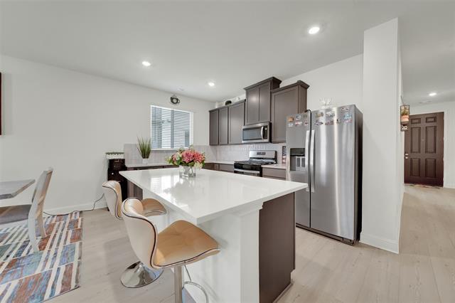 Building Photo - 650 Jupe Wy