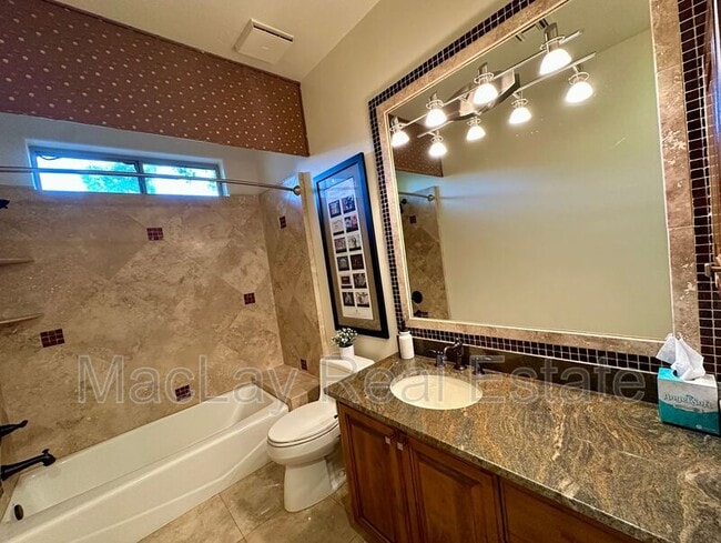 Building Photo - 5711 W Linda Ln