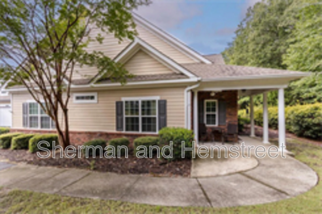 Building Photo - 2002 Amberley Dr