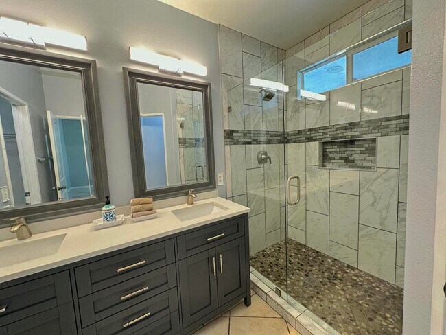 Building Photo - 47510 Stetson Ct