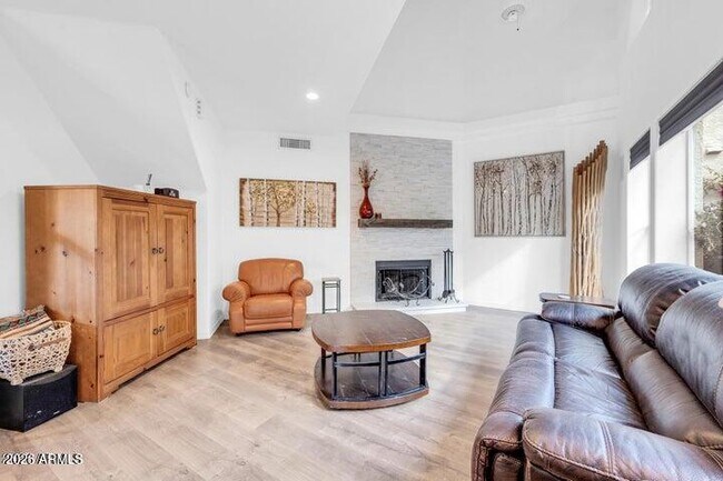 Building Photo - 8841 S 51st St