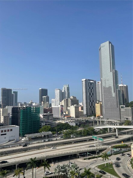 Primary Photo - 350 S Miami Ave