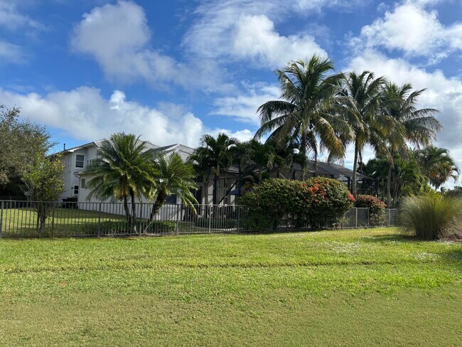 Building Photo - 182 Rosalia Ct