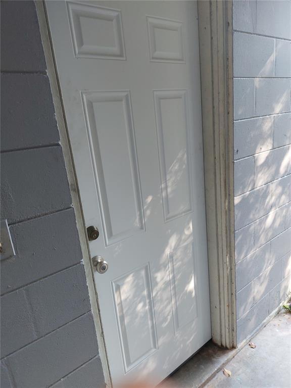 Building Photo - 104 W Lancaster Rd