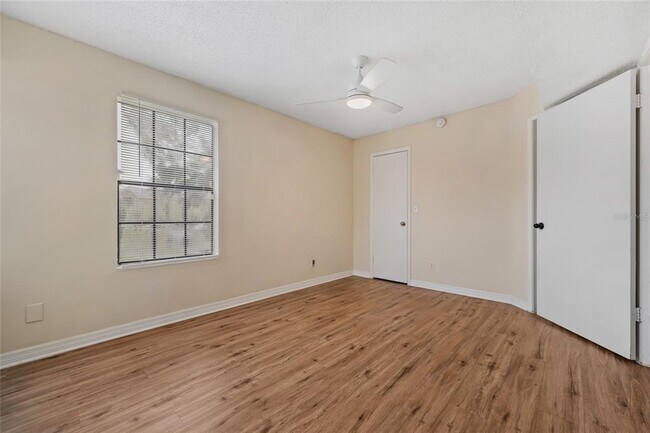 Building Photo - 370 Lake Placid Ct