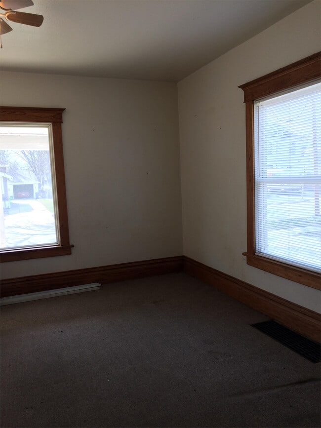 Building Photo - 846 Logan Ave