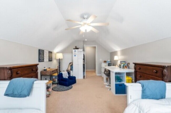 Building Photo - 190 Diamondhead Dr S