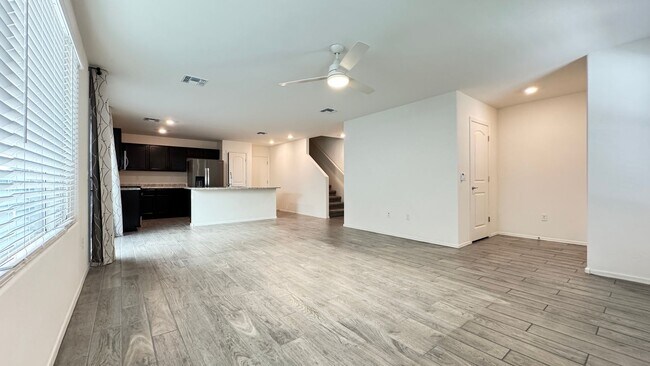 Building Photo - North Central (Mountain and Prince)  2 story, 3 bed, 2.5 bath home with 2 car garage!