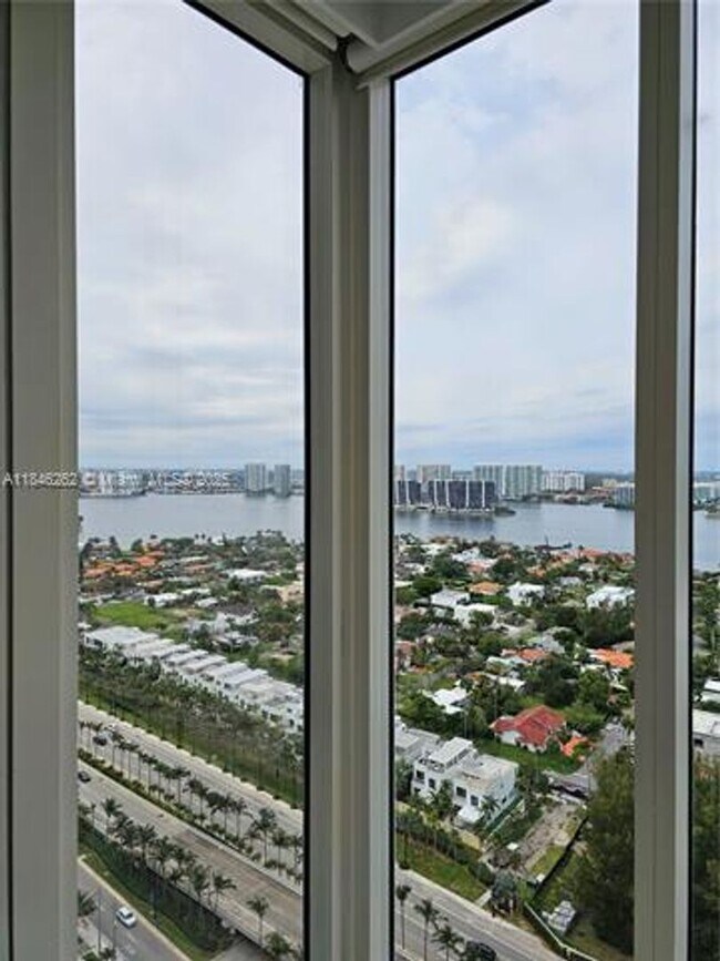 Building Photo - 19111 Collins Ave