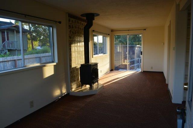 Building Photo - Sweet in-town mobile, very cute 1 bedroom