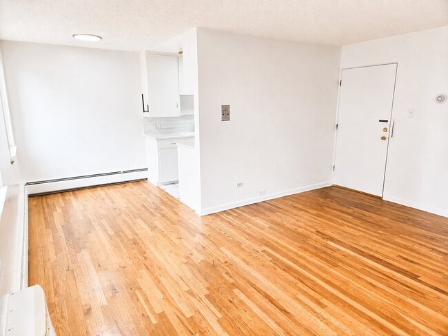Building Photo - 801 N Dahlia St