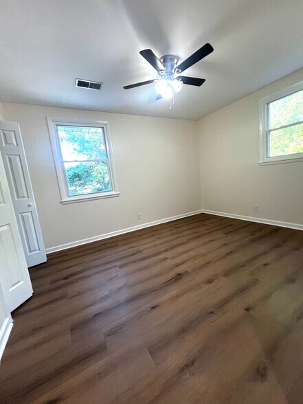 Building Photo - 141 Bailey Collins Dr