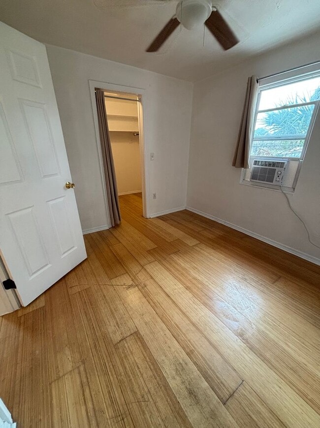 Building Photo - 3 bedroom 1 bath home in Sarasota