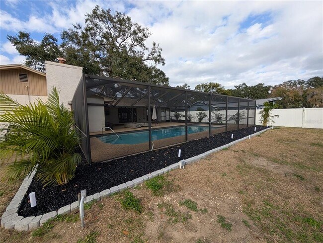 Building Photo - 1117 Lakemont Dr