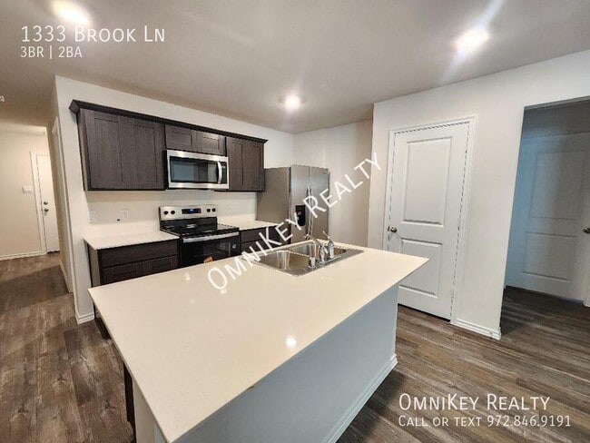 Building Photo - 1333 Brook Ln