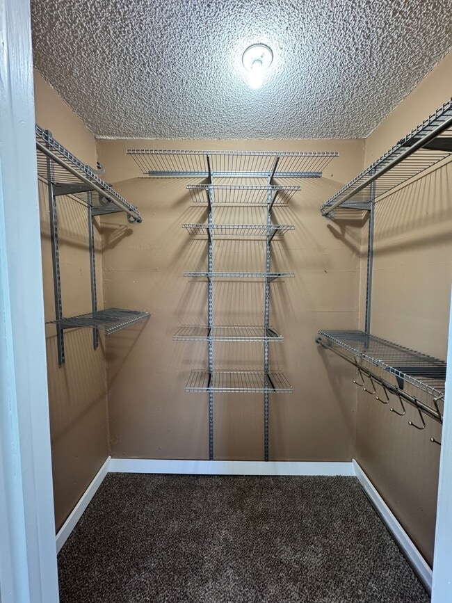 Building Photo - 607 Lehigh Ave