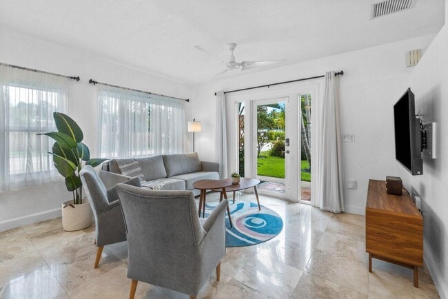 Building Photo - 1911 Parker Ave