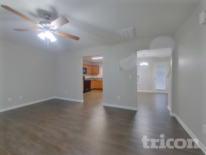 Building Photo - 103 Nora Dr