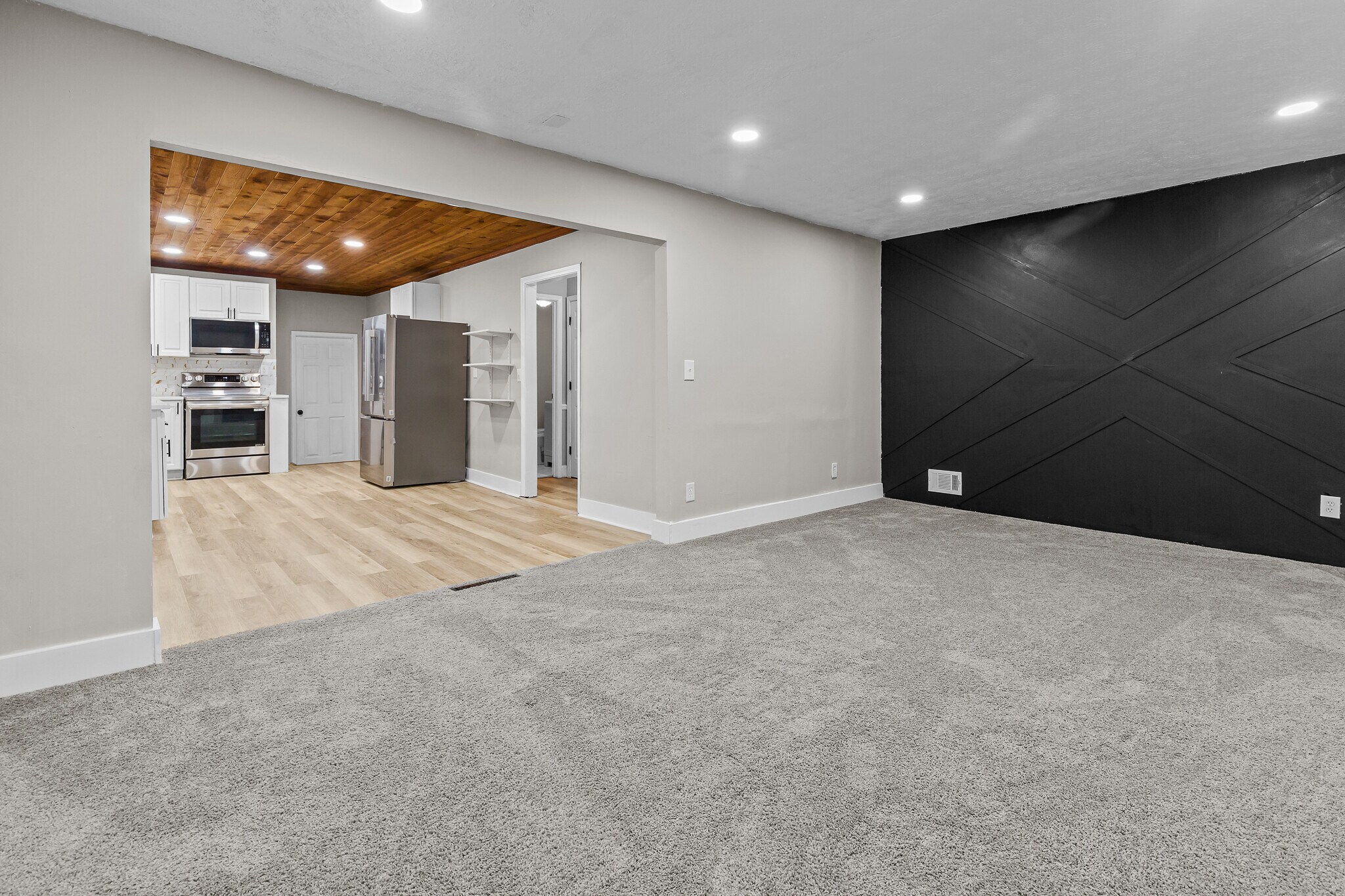 Building Photo - 800 Post Road Cir