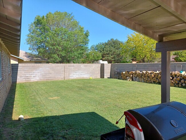 Building Photo - 2016 Glenarm Dr